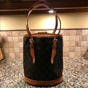 Authentic Louis Vuitton Petite Bucket Bag